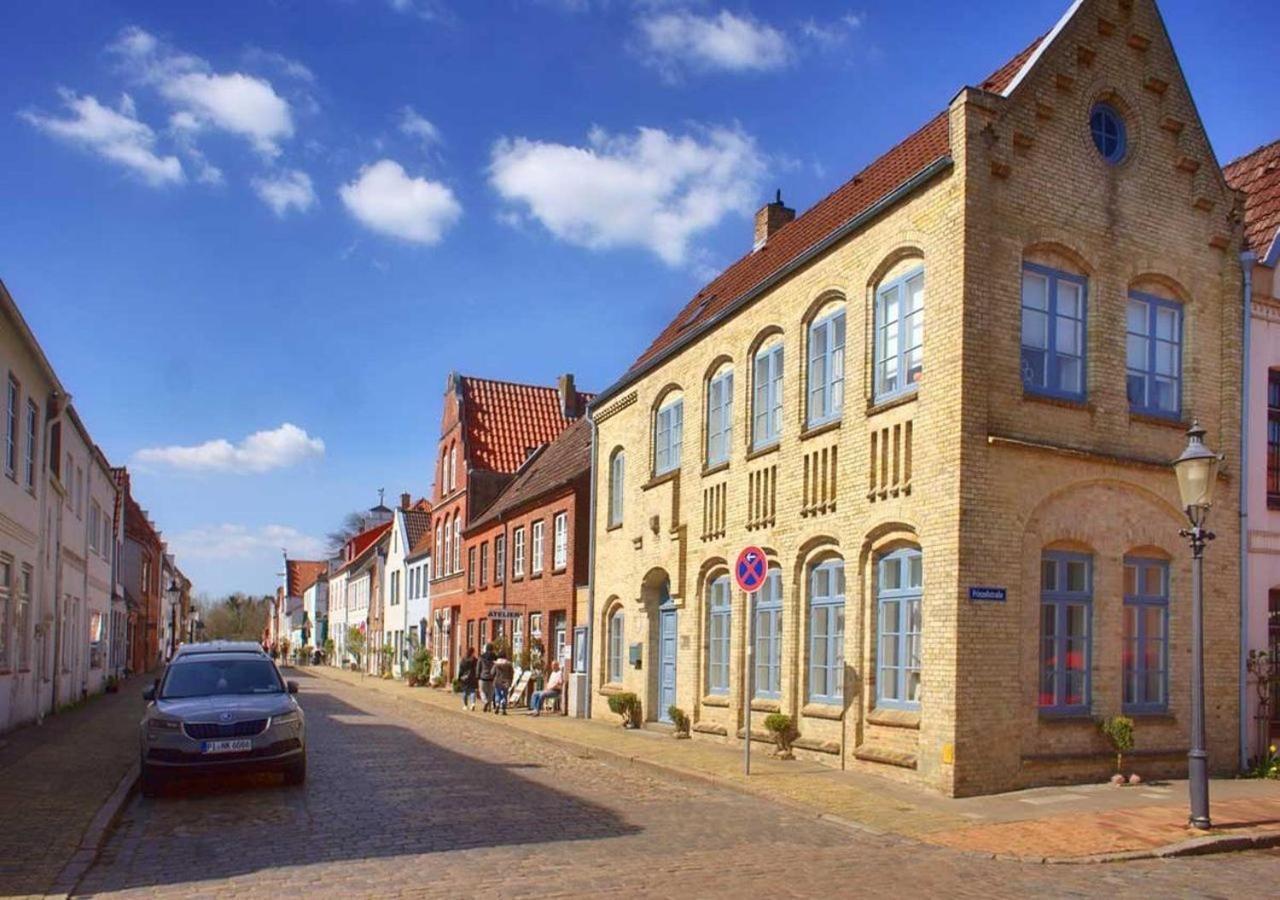 Friedrichstadtnixe, Meerchenhaftes Haus Mit Sauna Esterno foto